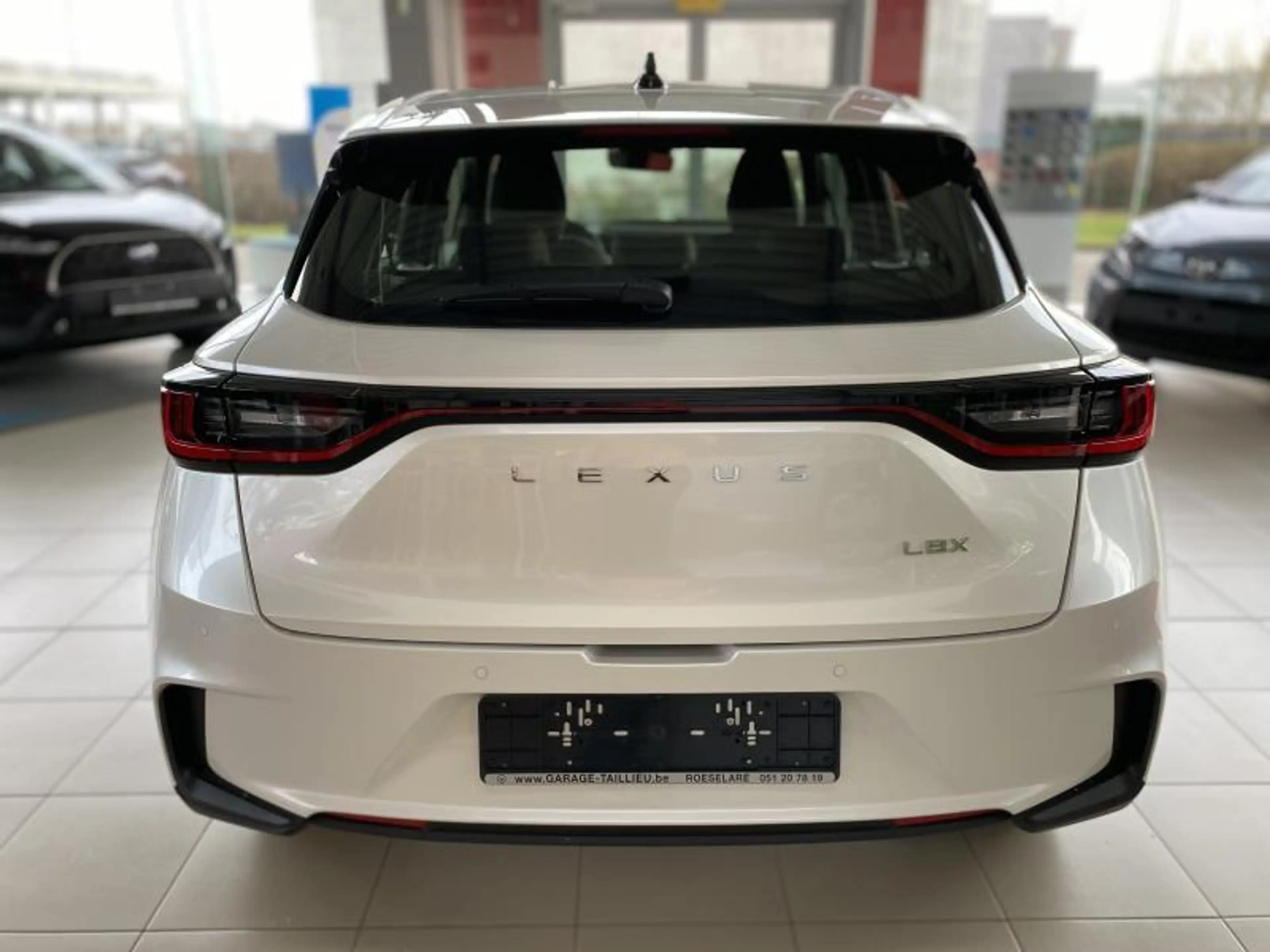Lexus LBX FWD Comfort & Safety Pack + Se — photo 5