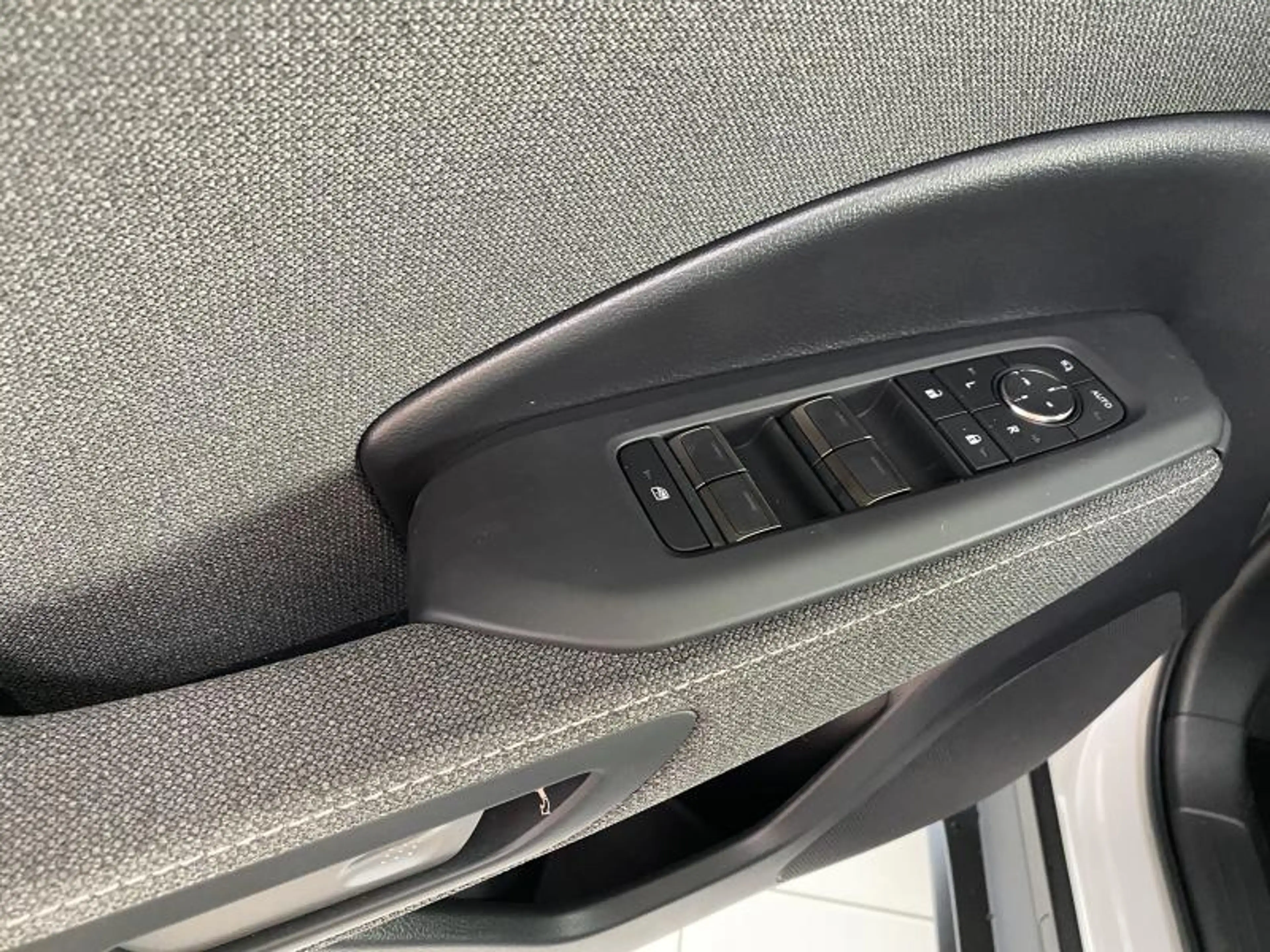 Lexus LBX FWD Comfort & Safety Pack + Se — photo 6