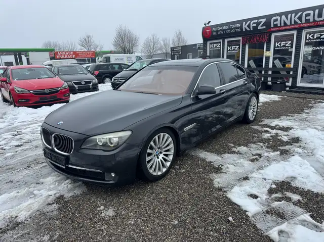 BMW 740 740d xDrive Lederaussttatung!!Kamera!!PDC!!SCHBDH!