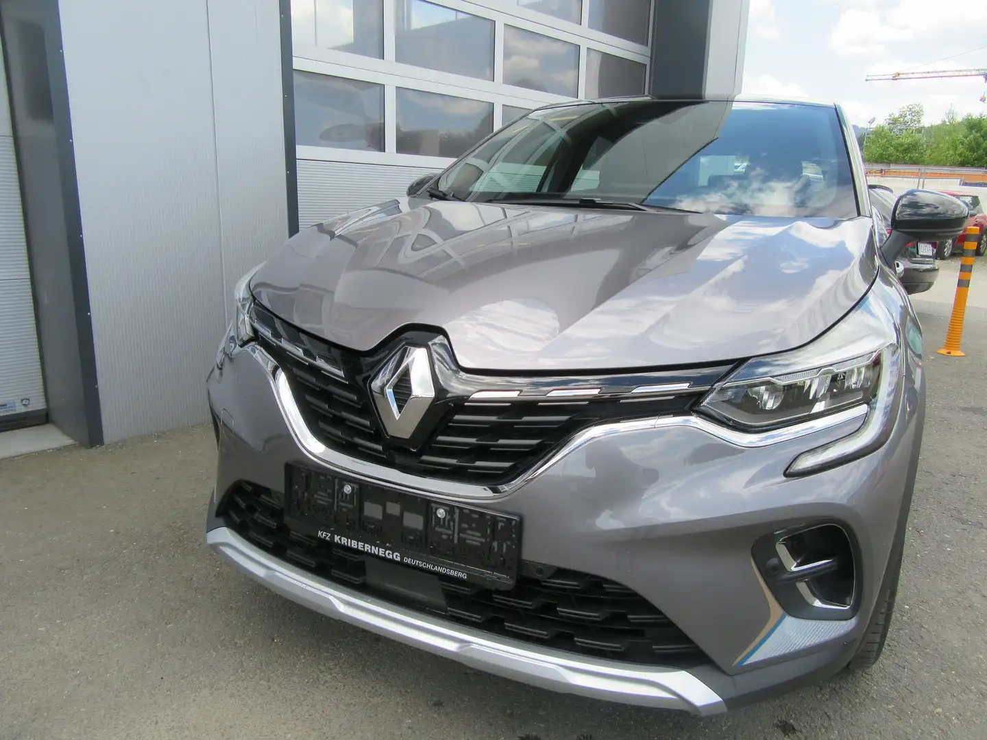 Renault Captur Limited Edition E-TECH Plug-in Grau - 1