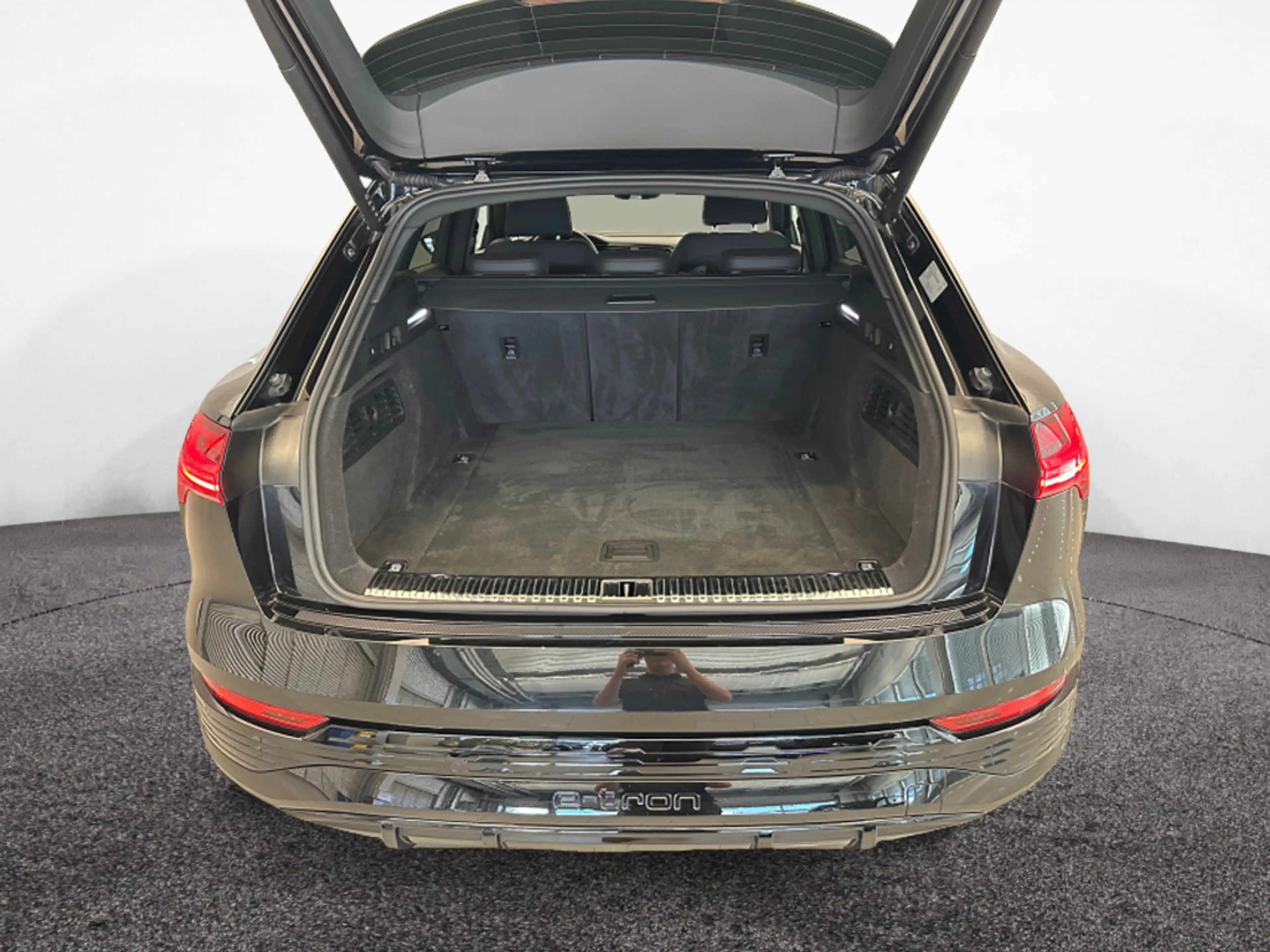 Audi Q8 e-tron 55 qua S line *AHK*MATRIX*HUD*R-CAM* — photo 8