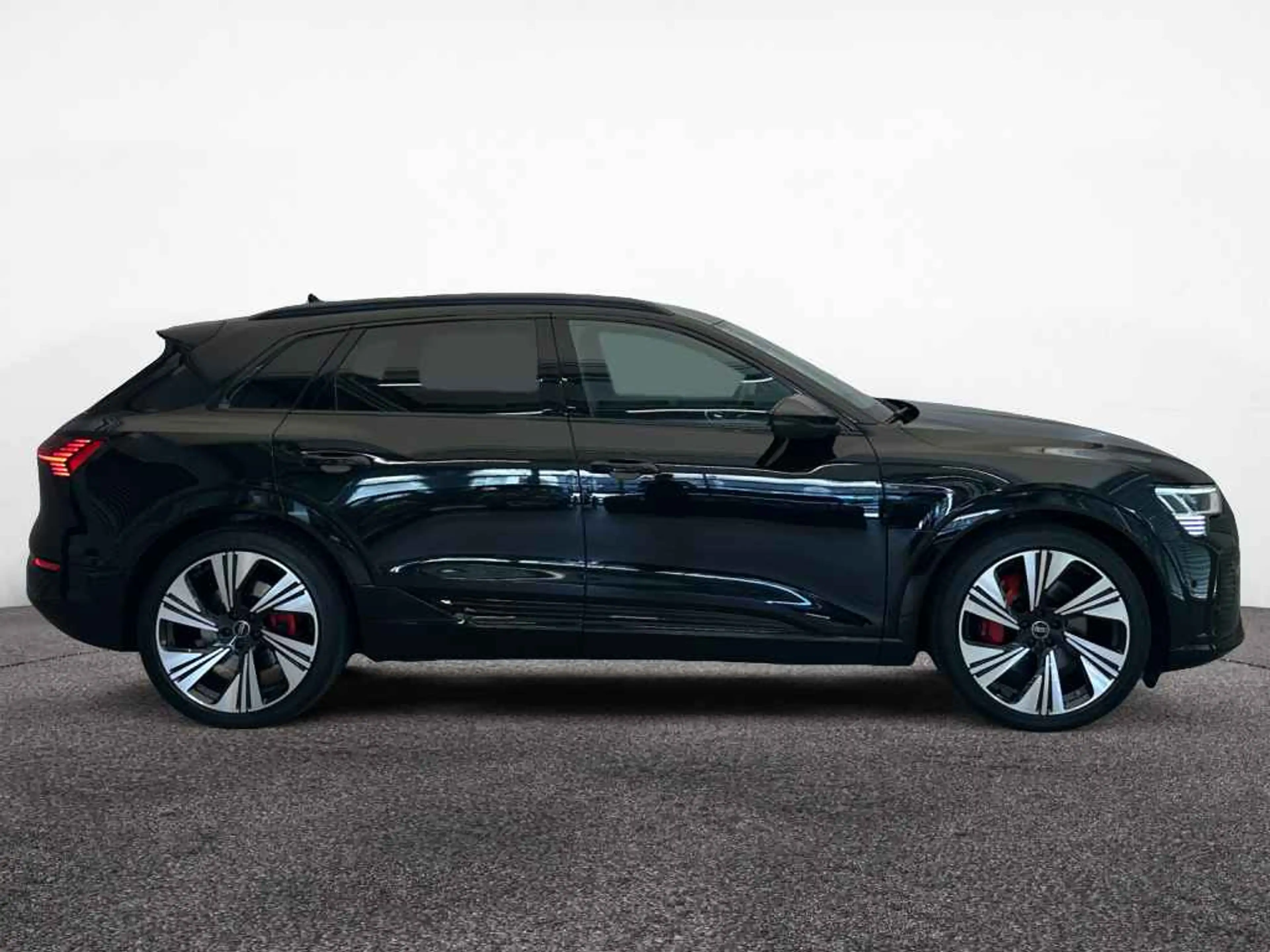 Audi Q8 e-tron 55 qua S line *AHK*MATRIX*HUD*R-CAM* — photo 5