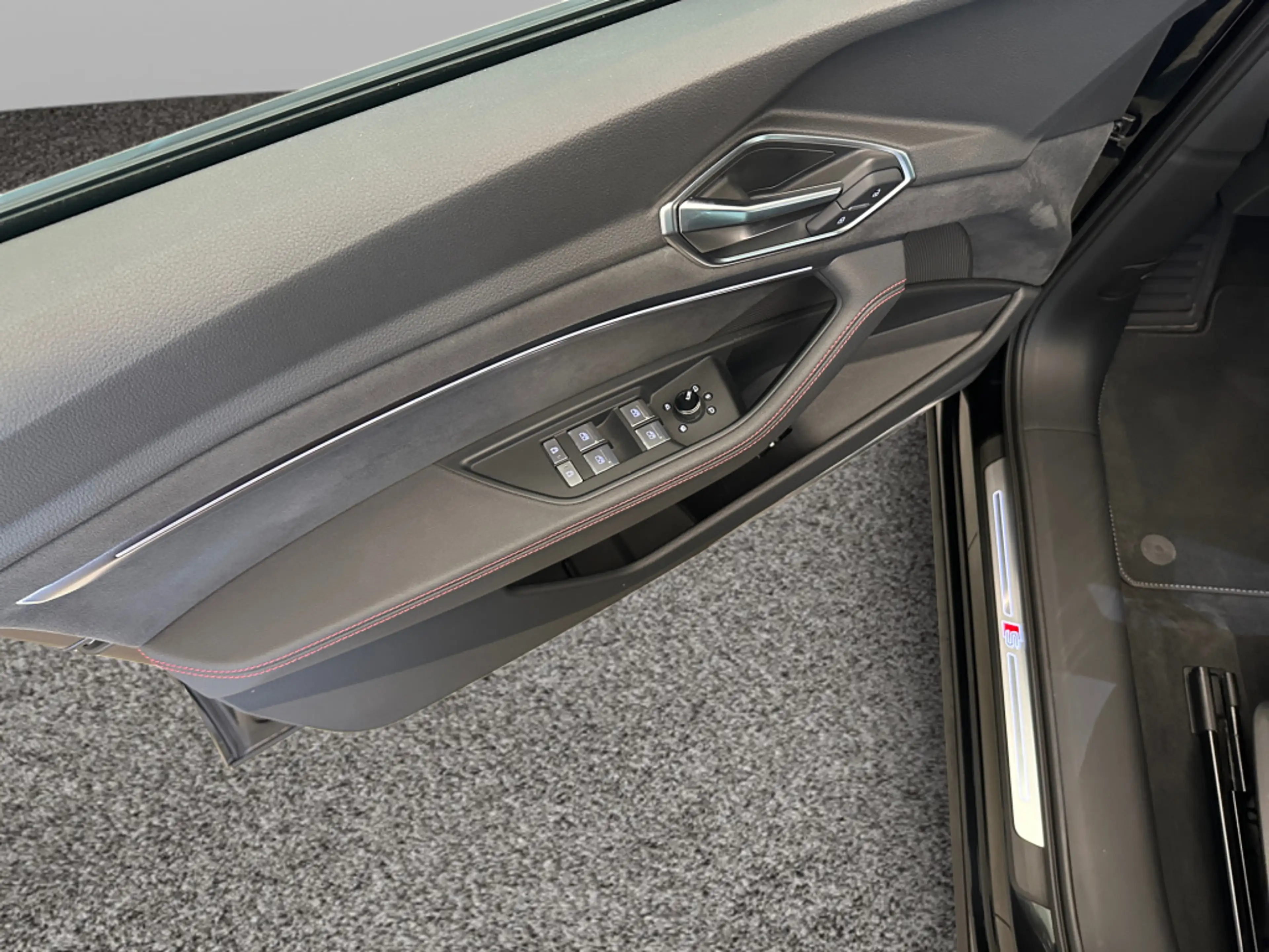 Audi Q8 e-tron 55 qua S line *AHK*MATRIX*HUD*R-CAM* — photo 9