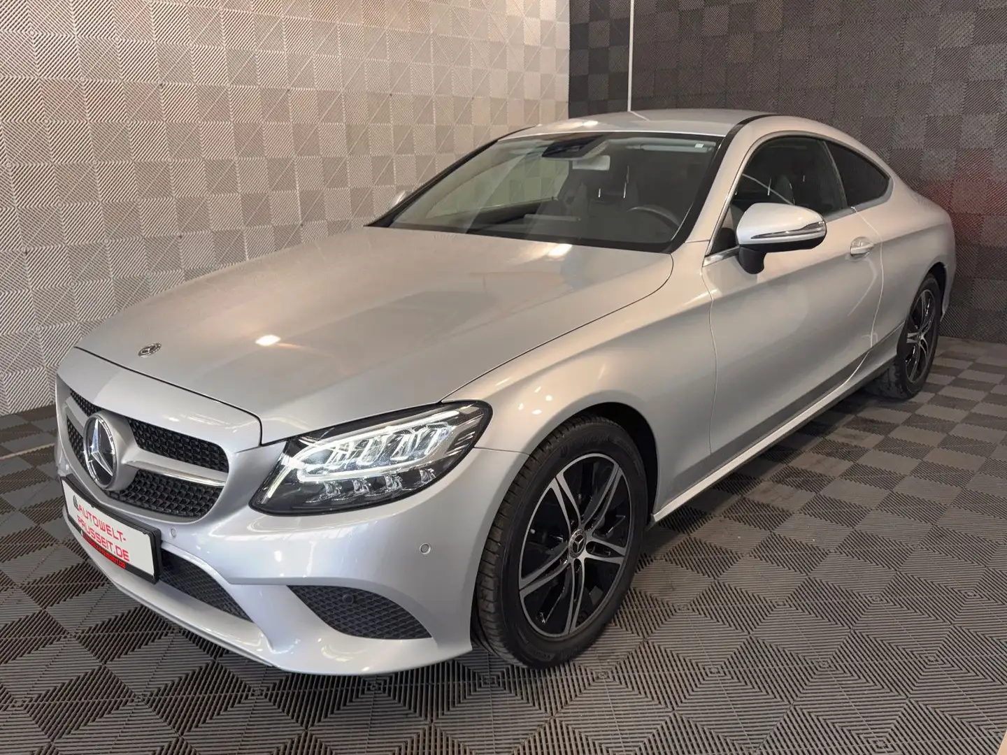 Mercedes-Benz C 220 d Coupe*ACC*LED-R.KAM-TOTW-SPUR-NAV-SHZ-17" Silber - 2
