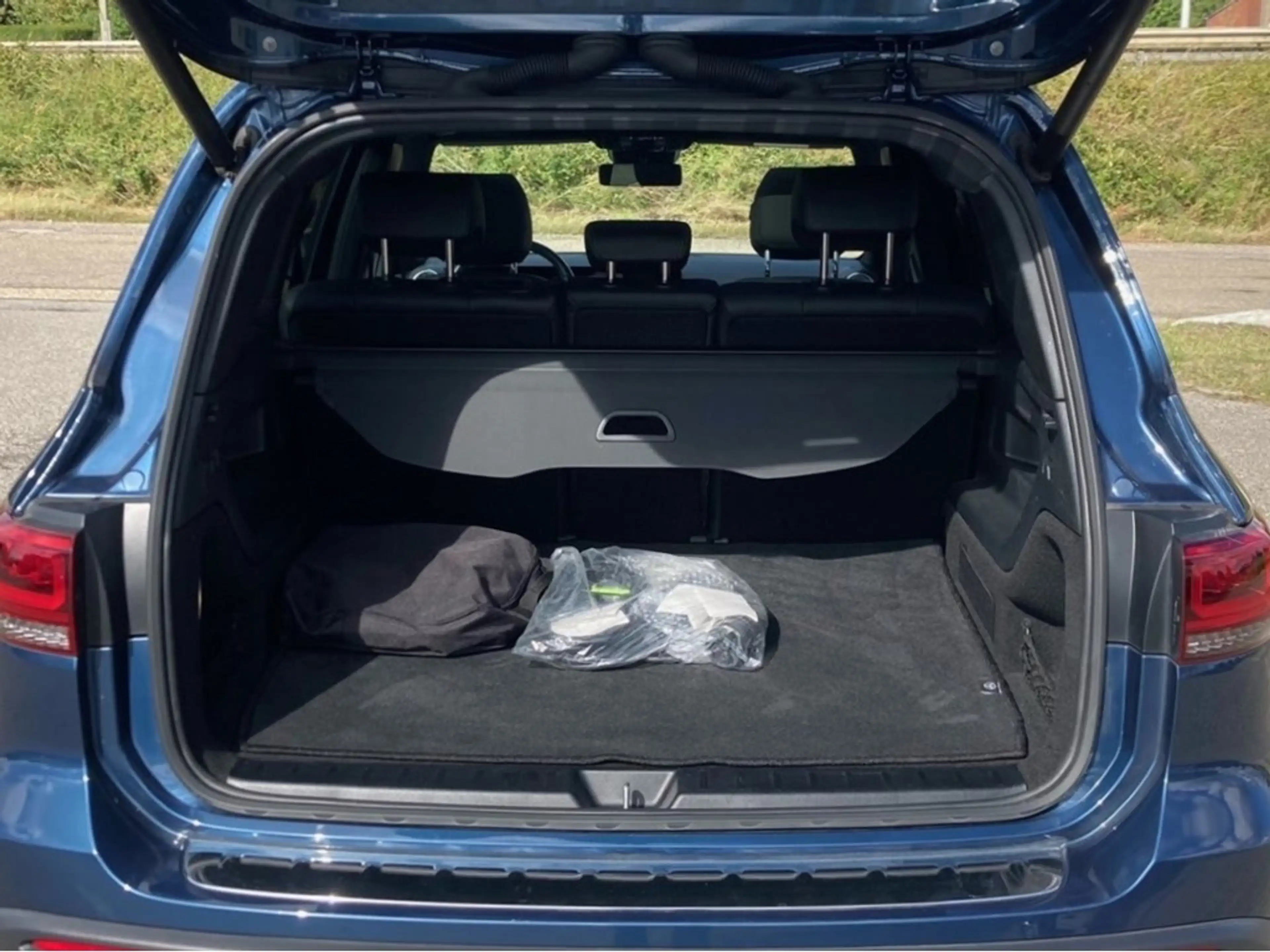 Mercedes-Benz EQB 300 4MATIC AMG-Line 228pk ! — photo 4