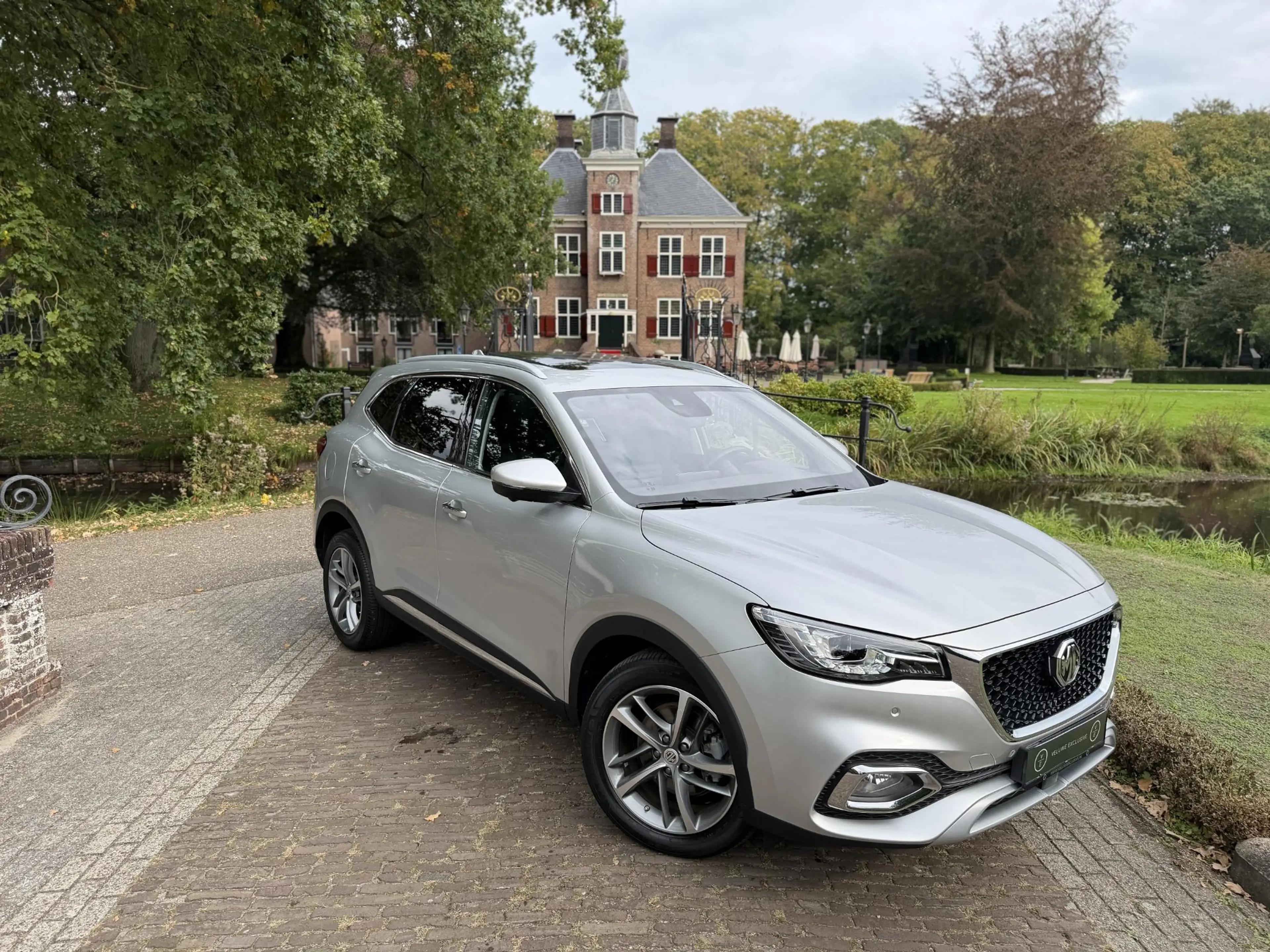 MG EHS 1.5 TGDI Luxury PHEV | Pano | Leder | 360 Camera | — photo 4