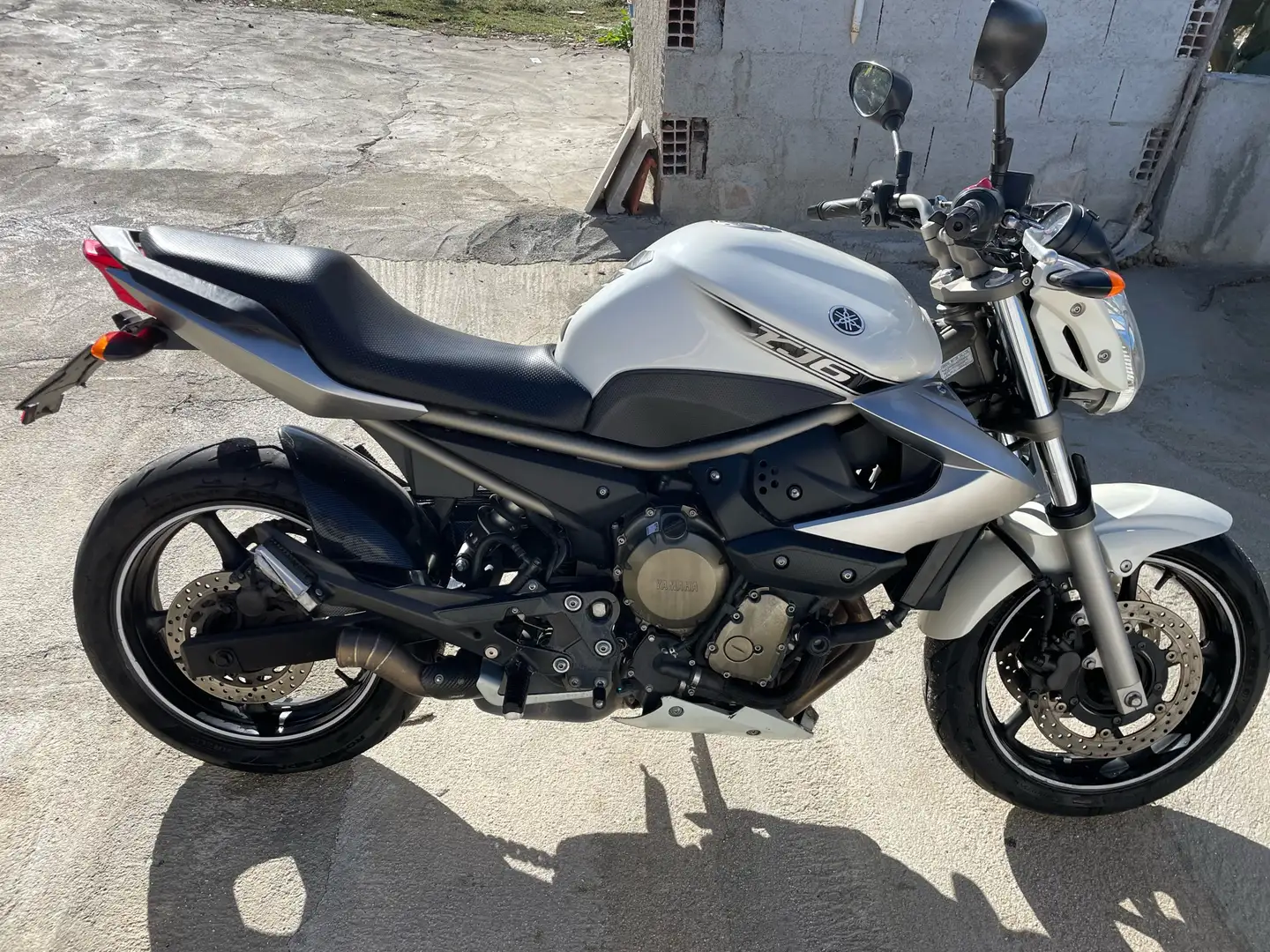 Yamaha XJ 6 Weiß - 1