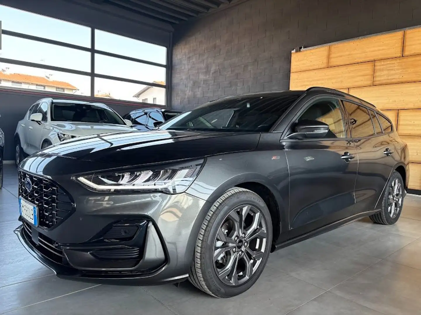 Ford Focus SW 1.0t ecoboost hybrid  ST-Line 125cv 16.000km Gris - 1