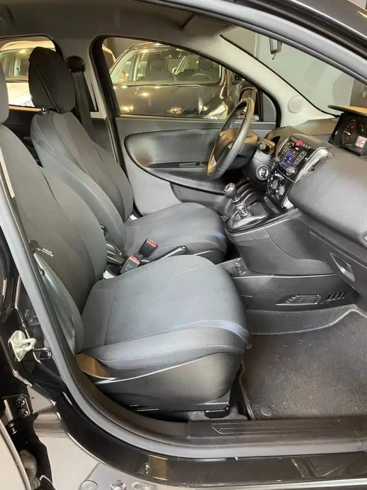 Lancia Ypsilon 2021 — фото 12