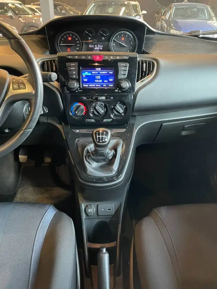 Lancia Ypsilon 2021 — фото 10