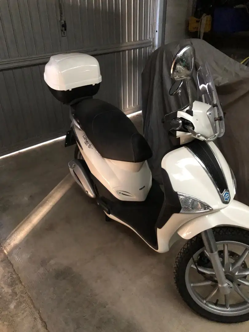 Piaggio Liberty 125 Bílá - 2