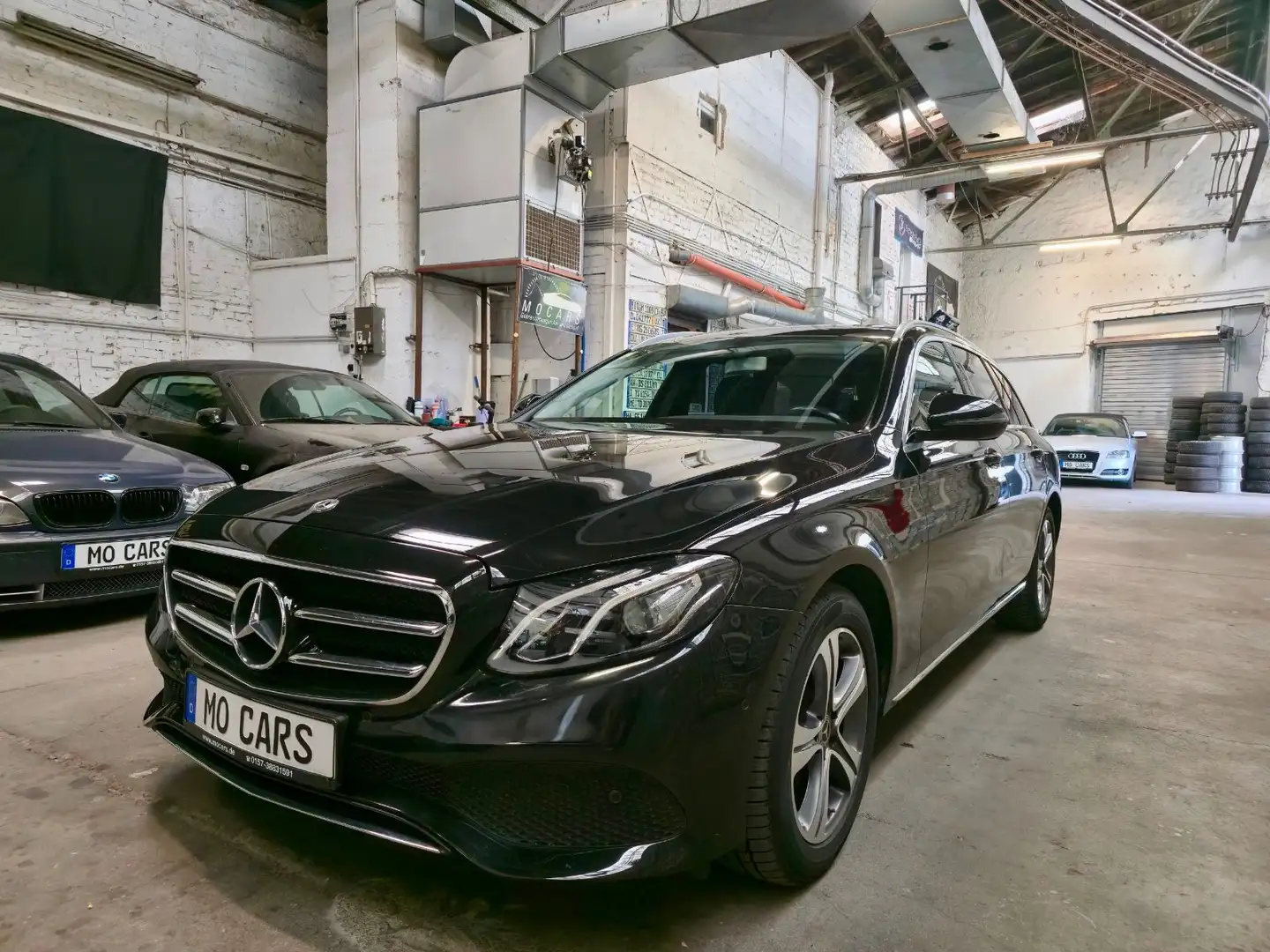 Mercedes-Benz E 200 E -Klasse T-Modell E 200 4Matic Schwarz - 1