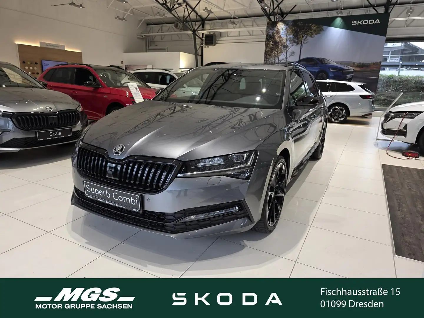 Skoda Superb Combi 2.0 TSI Sportline Grau - 1