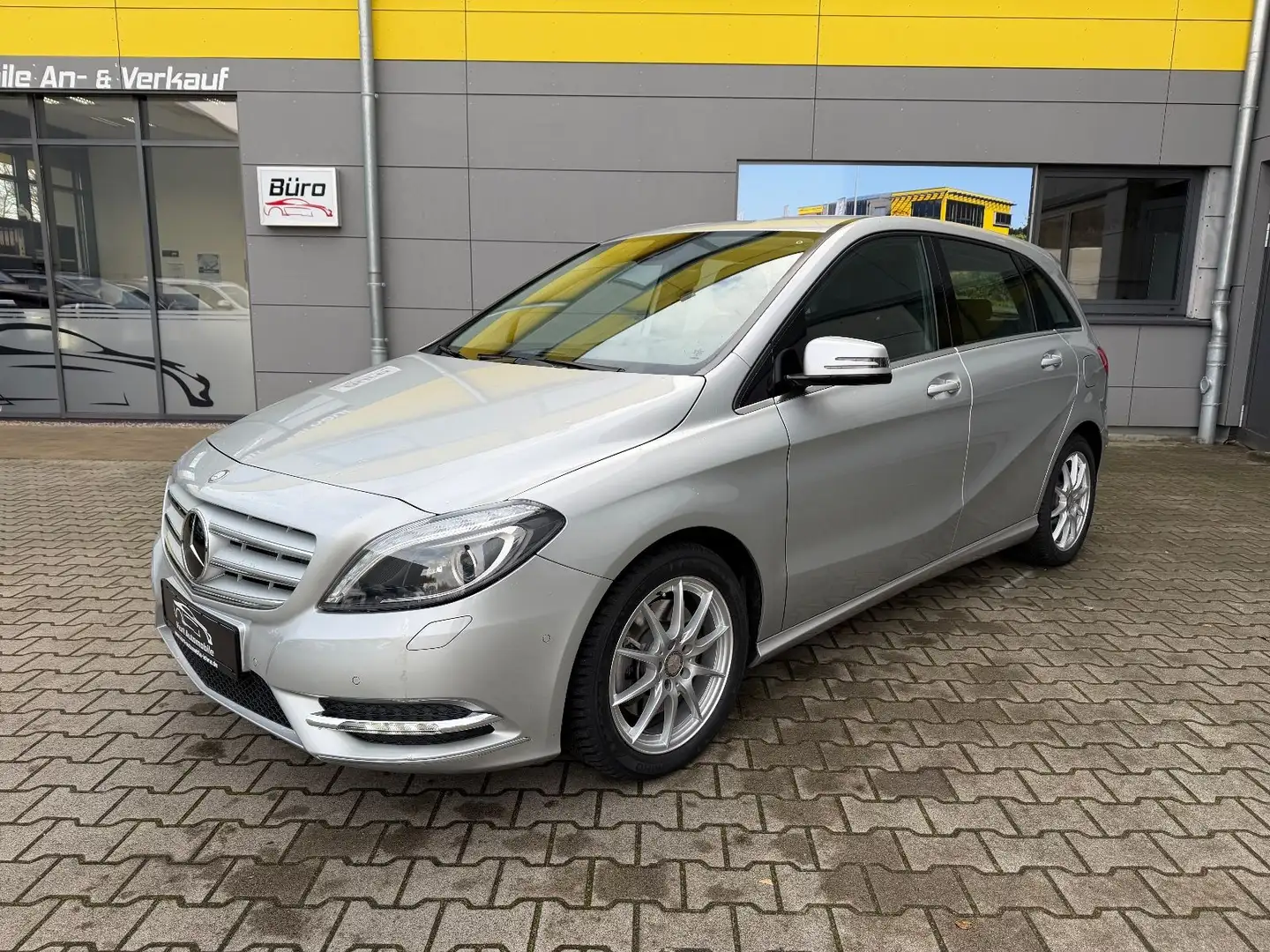 Mercedes-Benz B 250 B B 250/SHZ/AUTOMATIK/ALU/18000KM Silber - 2