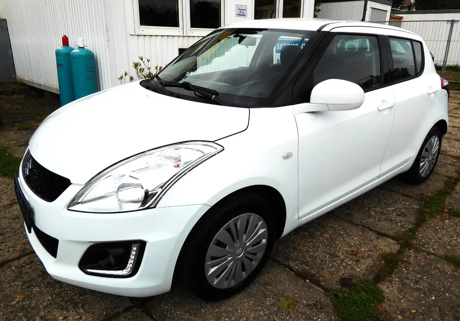 Suzuki Swift Club Klima, Tempomat, Radio-CD, USB, Eu6 Weiß - 1