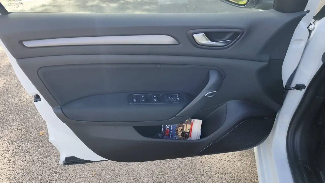Renault Megane Berline — photo 7