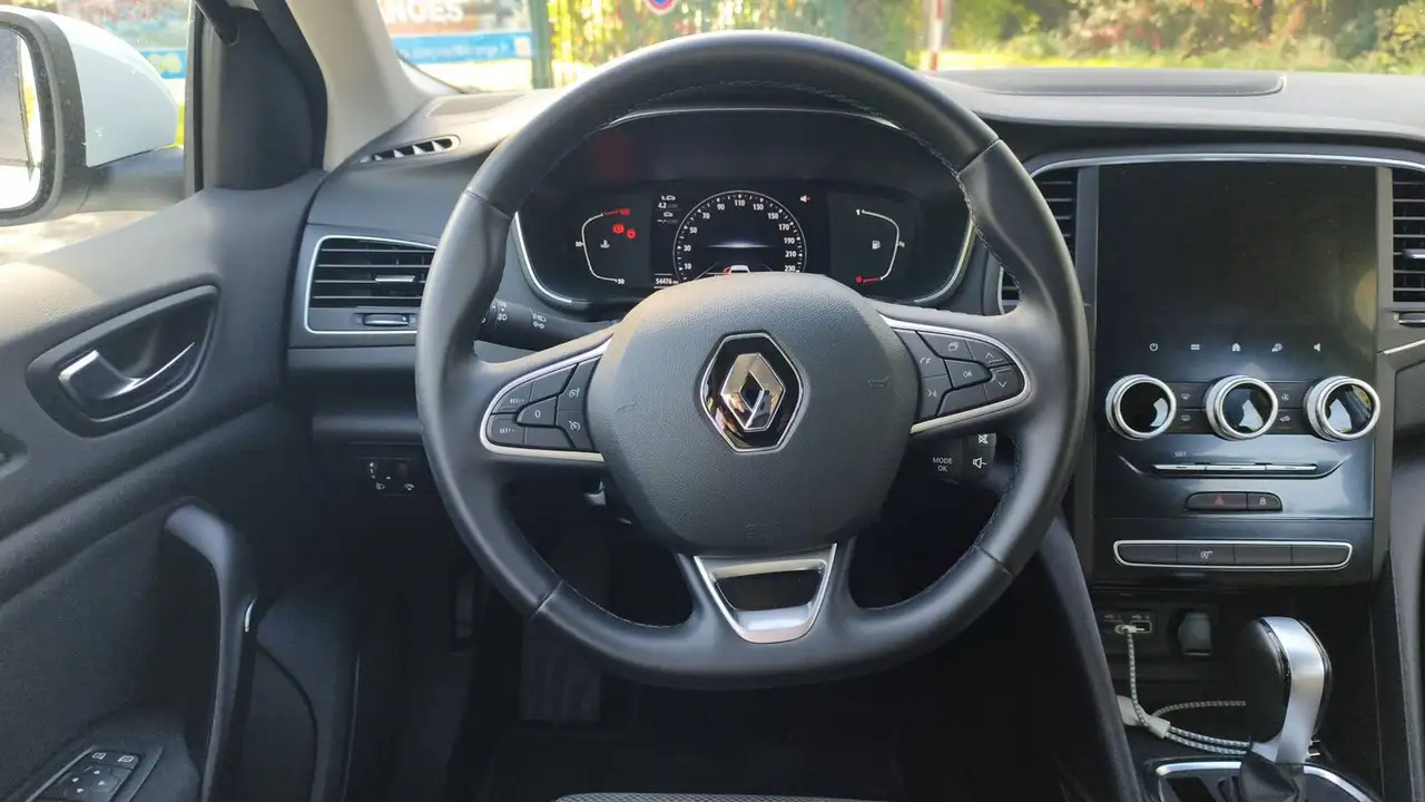 Renault Megane Berline — photo 23