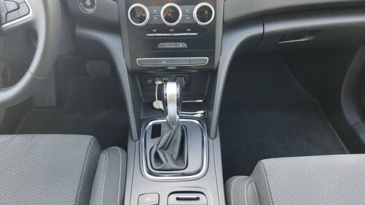 Renault Megane Berline — photo 13