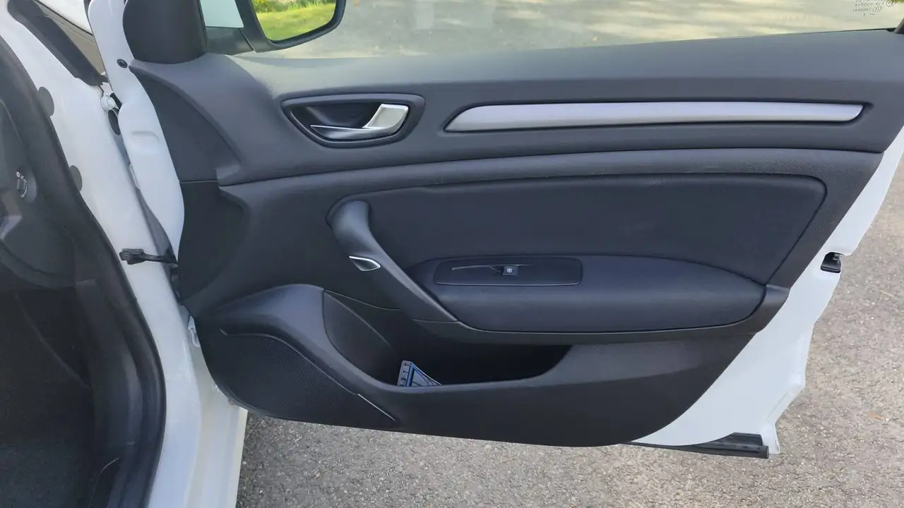 Renault Megane Berline — photo 22