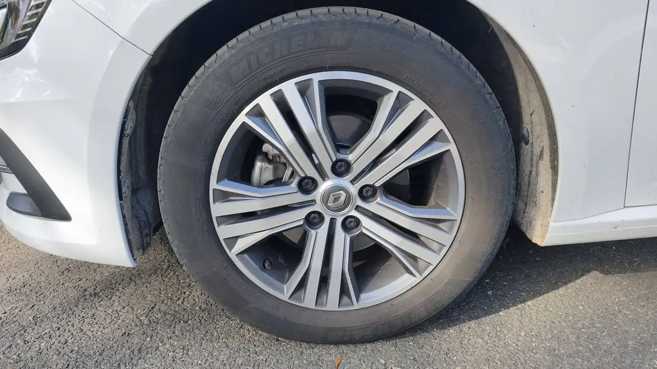 Renault Megane Berline — photo 18