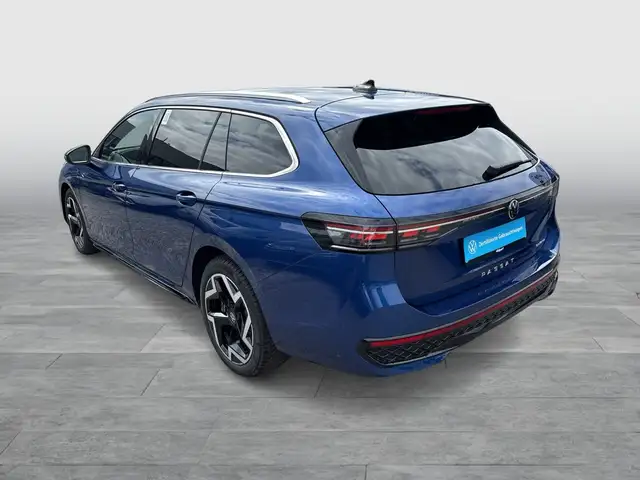 Volkswagen Passat view 5