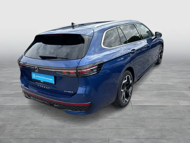 Volkswagen Passat view 8