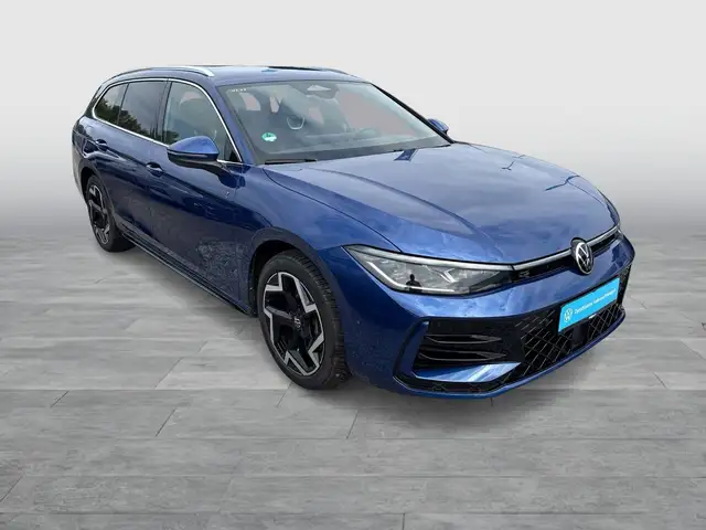 Volkswagen Passat view 9
