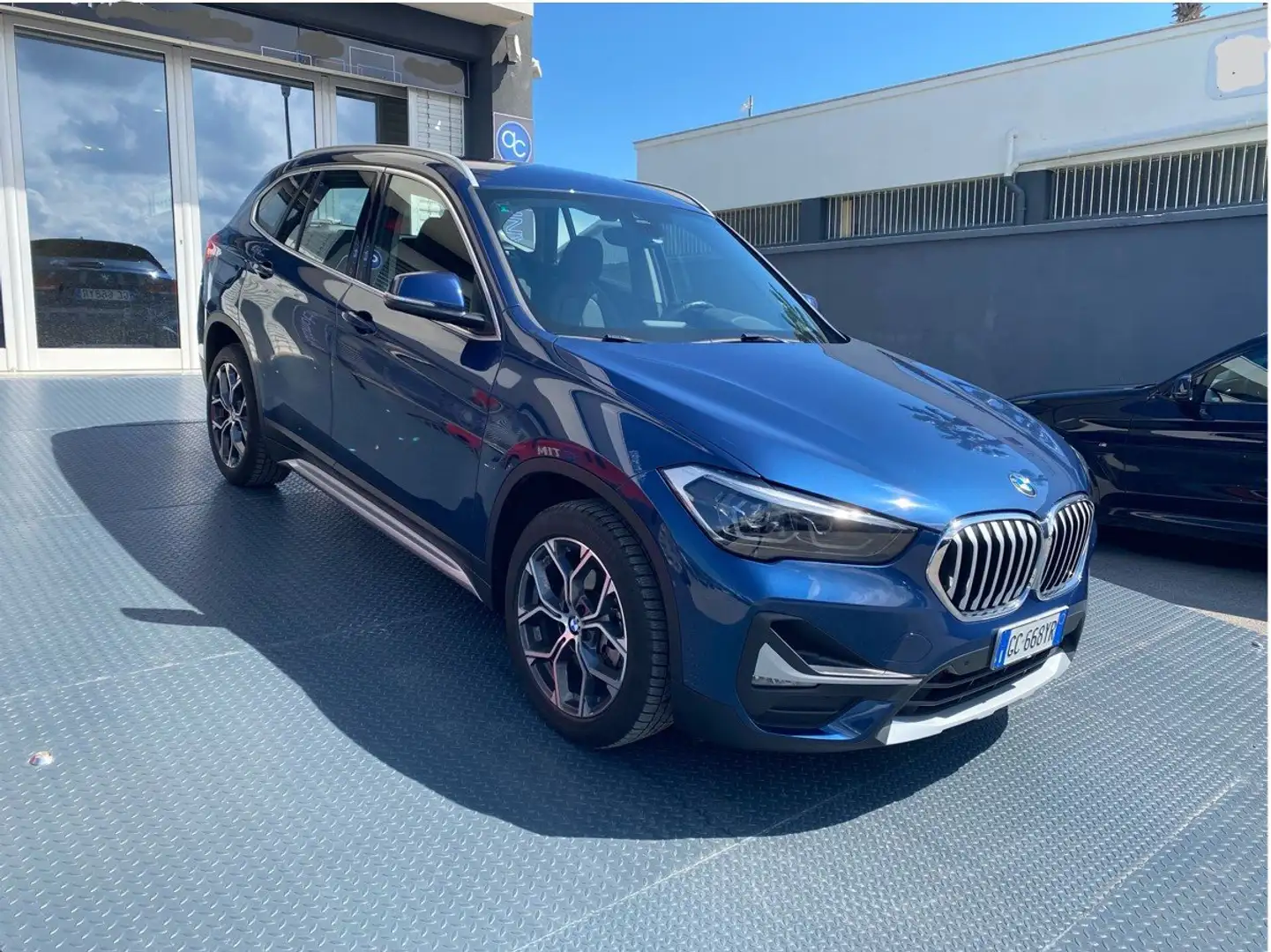 BMW X1 X1 sdrive18d xLine auto Kék - 2