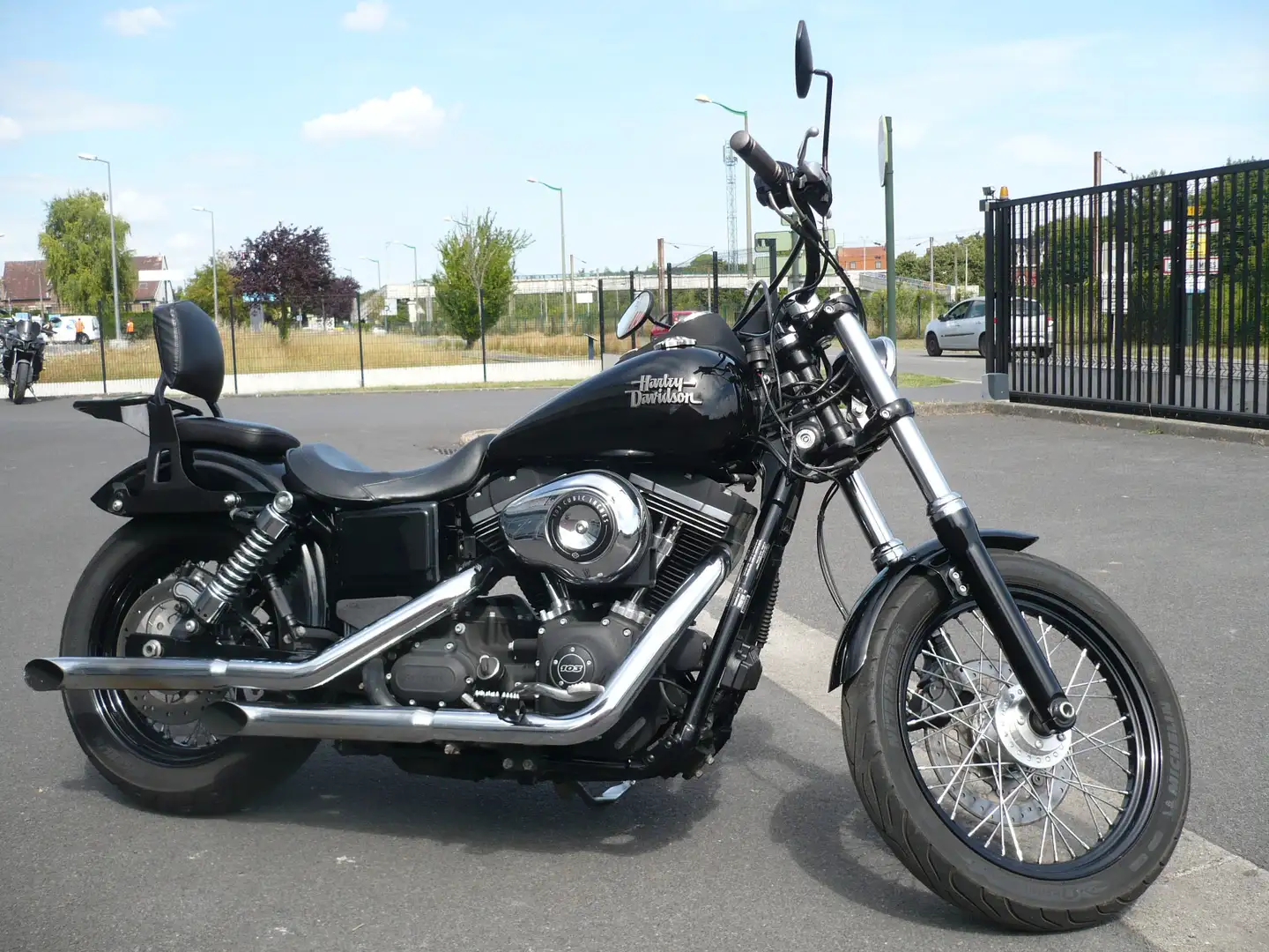 Harley-Davidson Dyna Street Bob Noir - 1