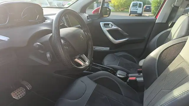 Peugeot 2008 view 8