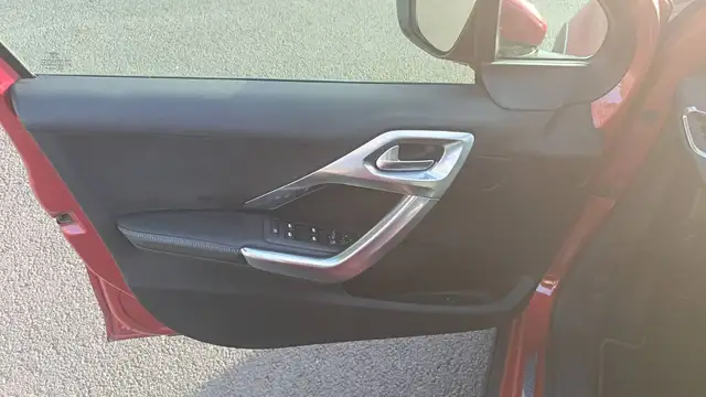 Peugeot 2008 view 7