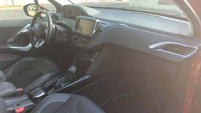 Peugeot 2008 view 10