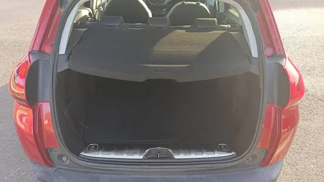 Peugeot 2008 view 14