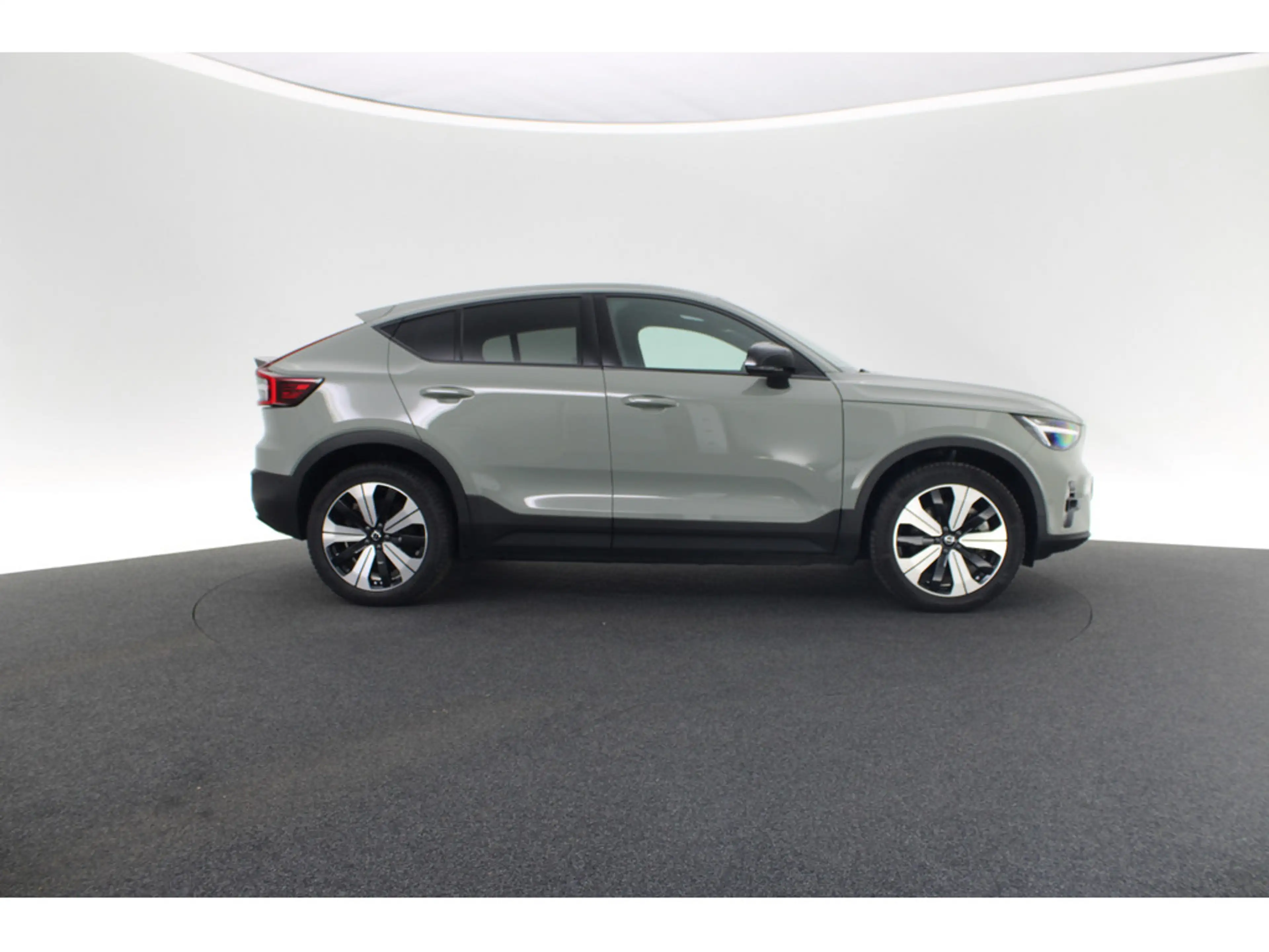 Volvo C40 Recharge Single Motor Ultimate PANO ACC — photo 8