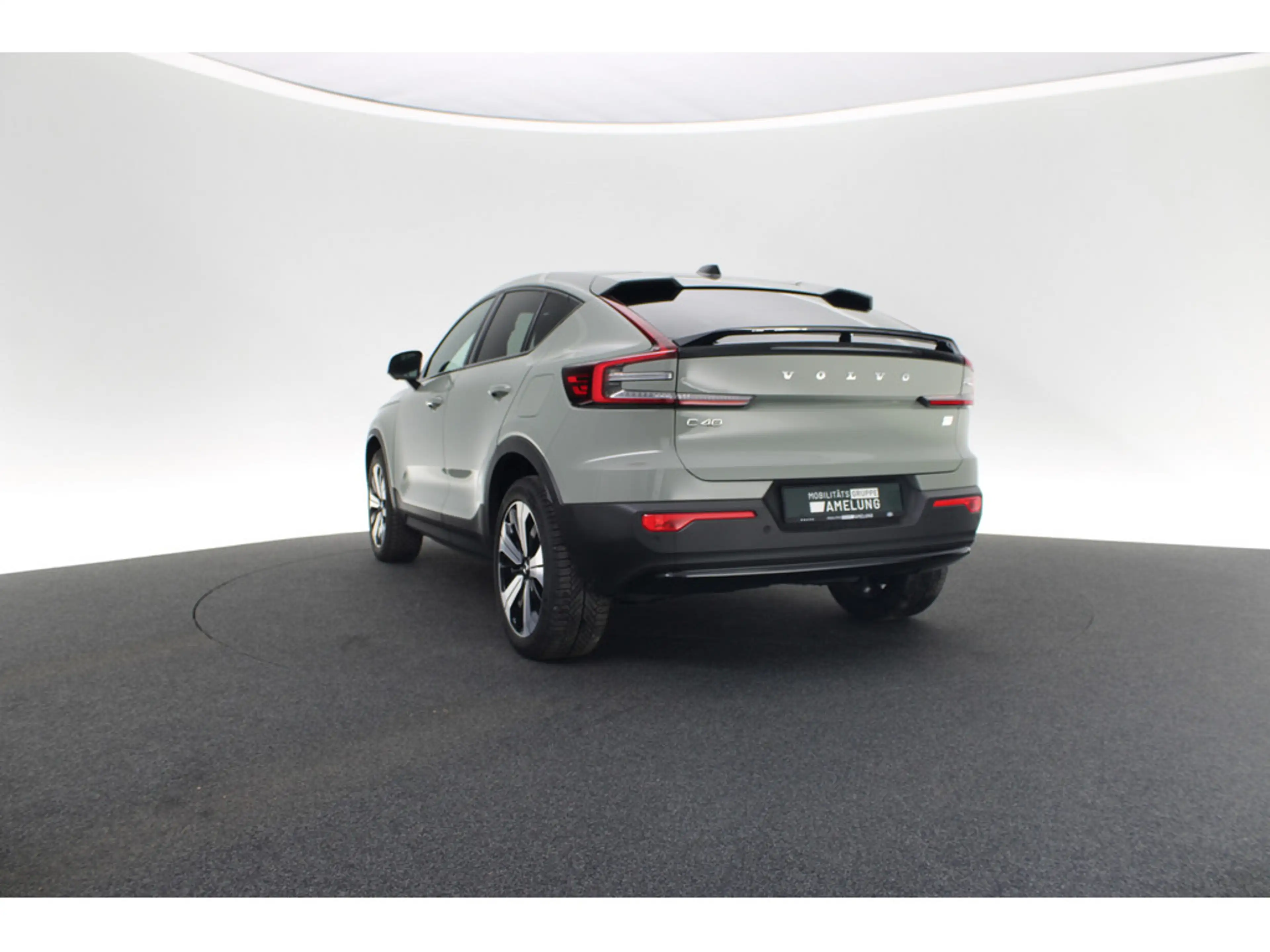 Volvo C40 Recharge Single Motor Ultimate PANO ACC — photo 3