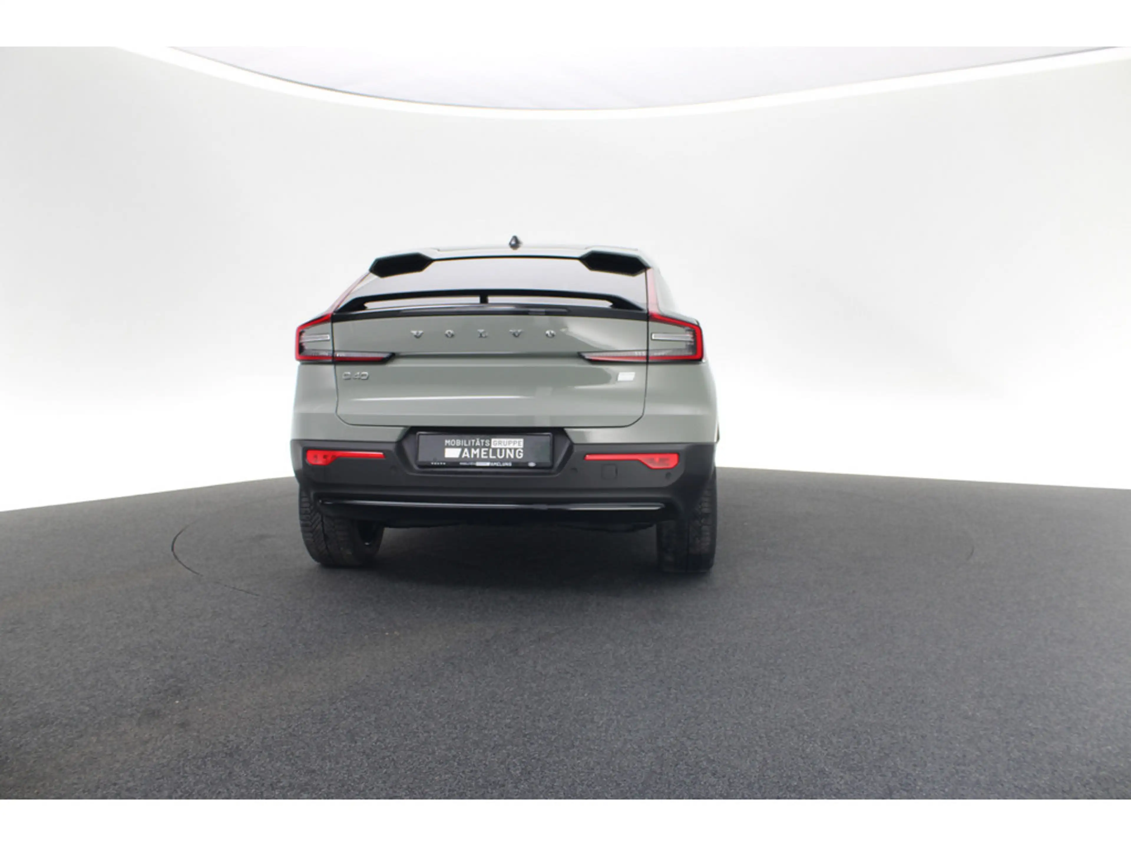 Volvo C40 Recharge Single Motor Ultimate PANO ACC — photo 6