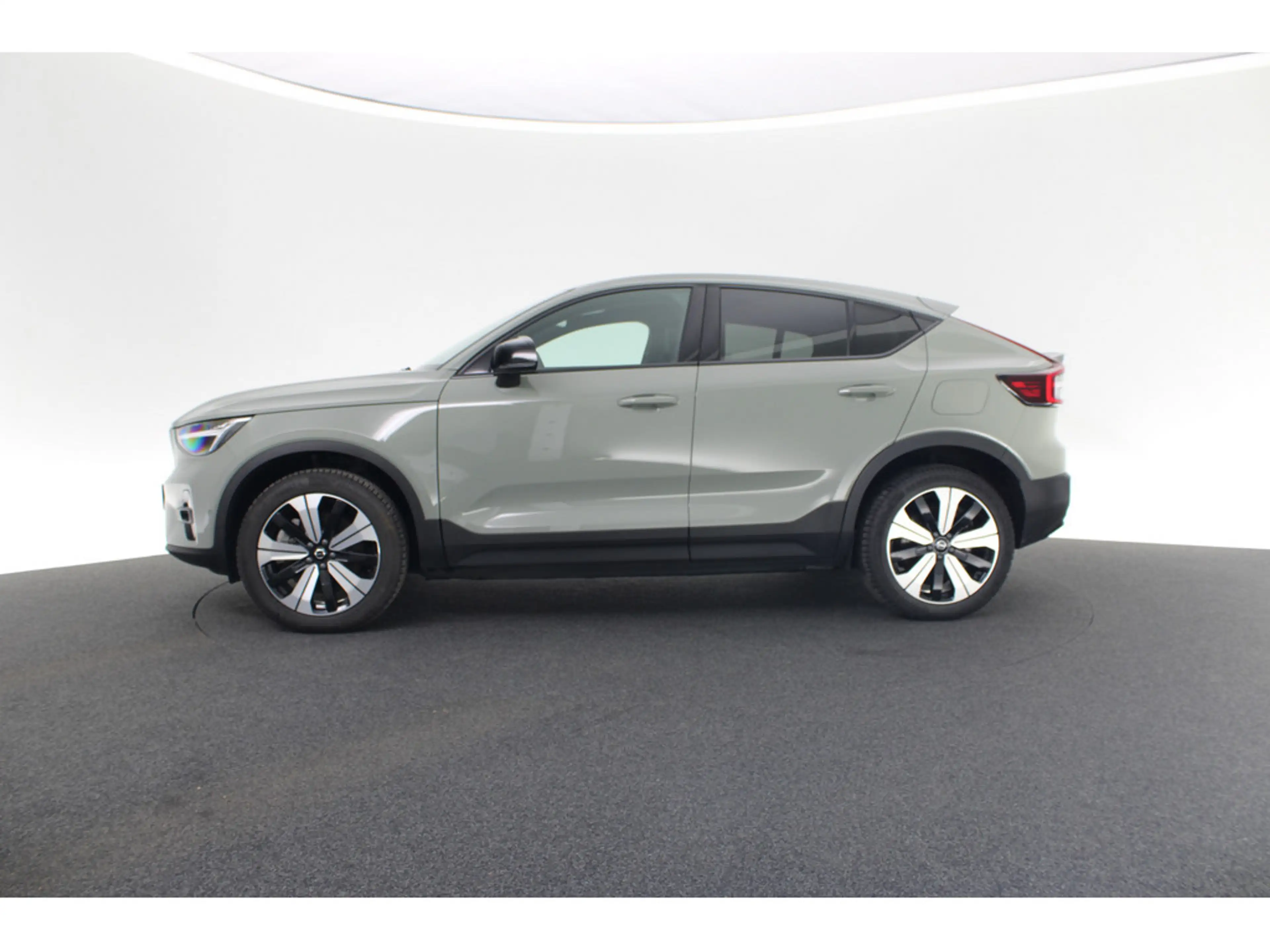 Volvo C40 Recharge Single Motor Ultimate PANO ACC — photo 2