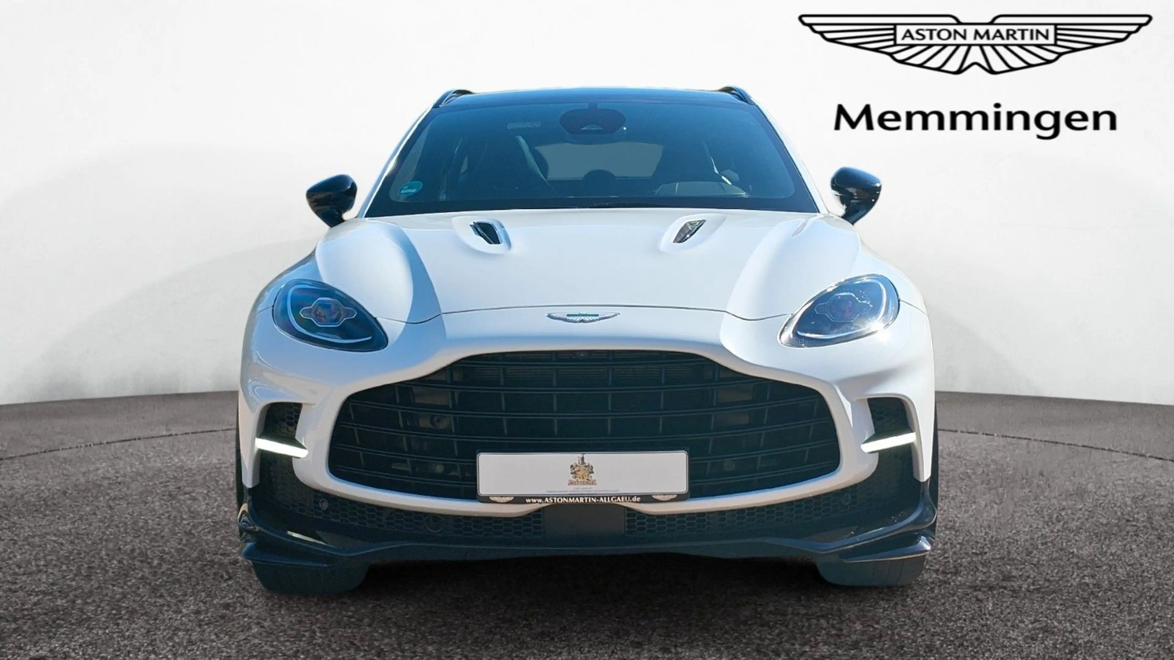 Aston Martin DBX 4.0 V8 DBX707 / Lunar White — photo 2