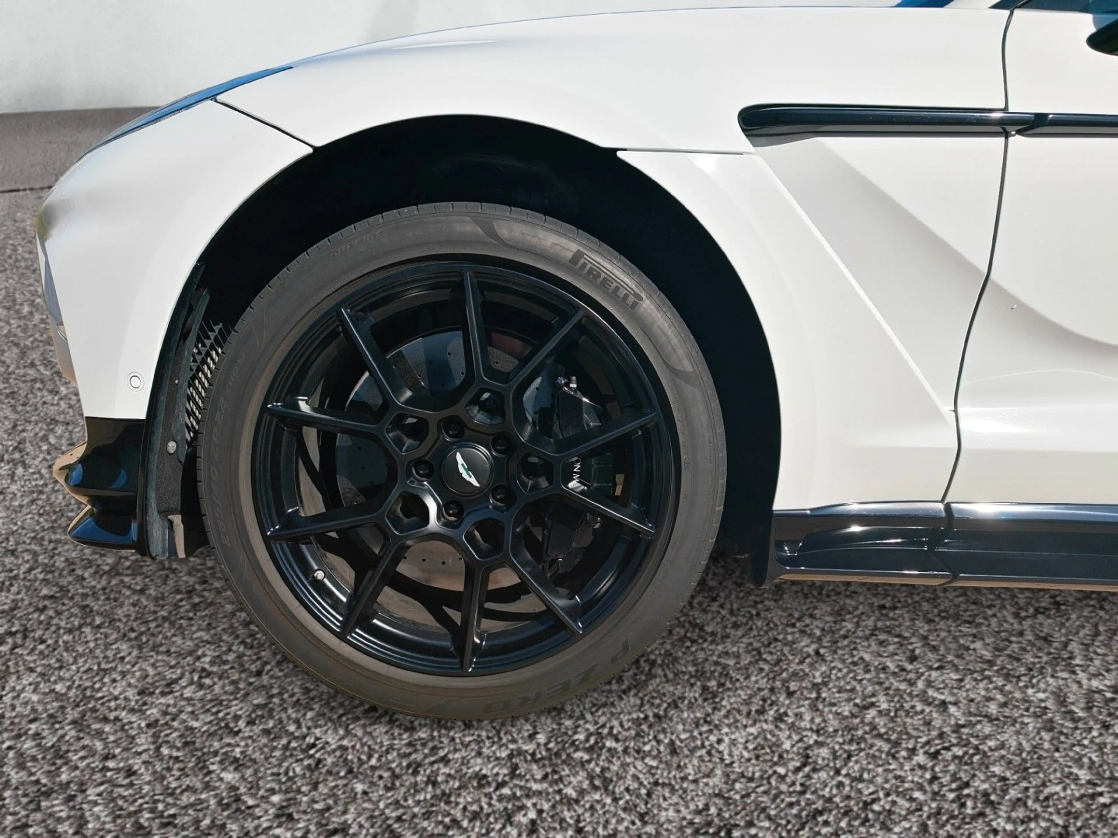 Aston Martin DBX 4.0 V8 DBX707 / Lunar White — photo 6