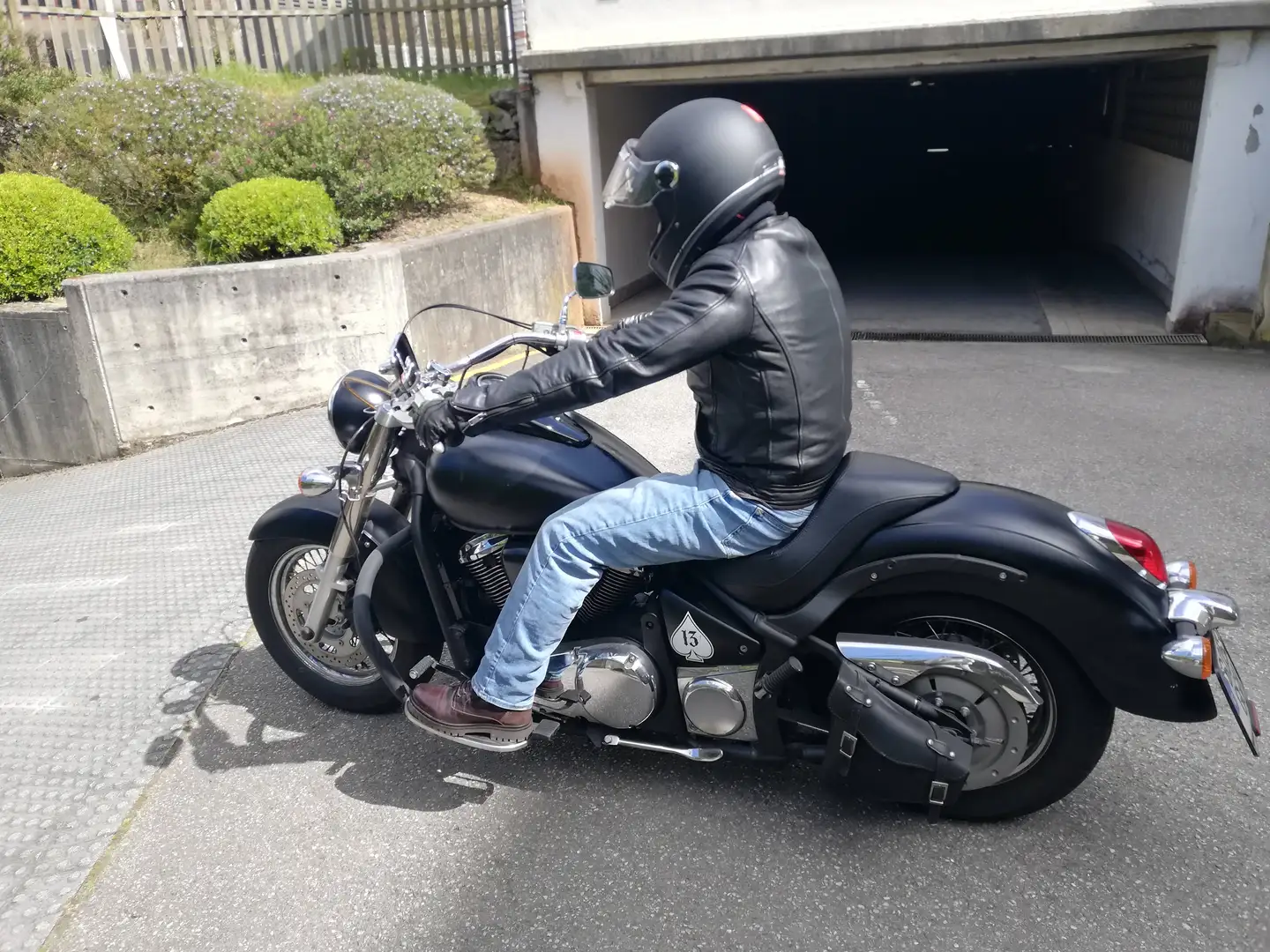 Kawasaki VN 900 Vulcan Negro - 2