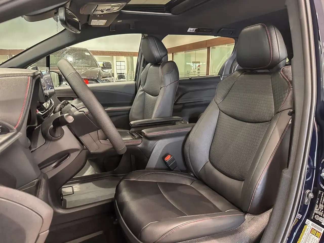 Toyota Sienna снимка Toyota Sienna