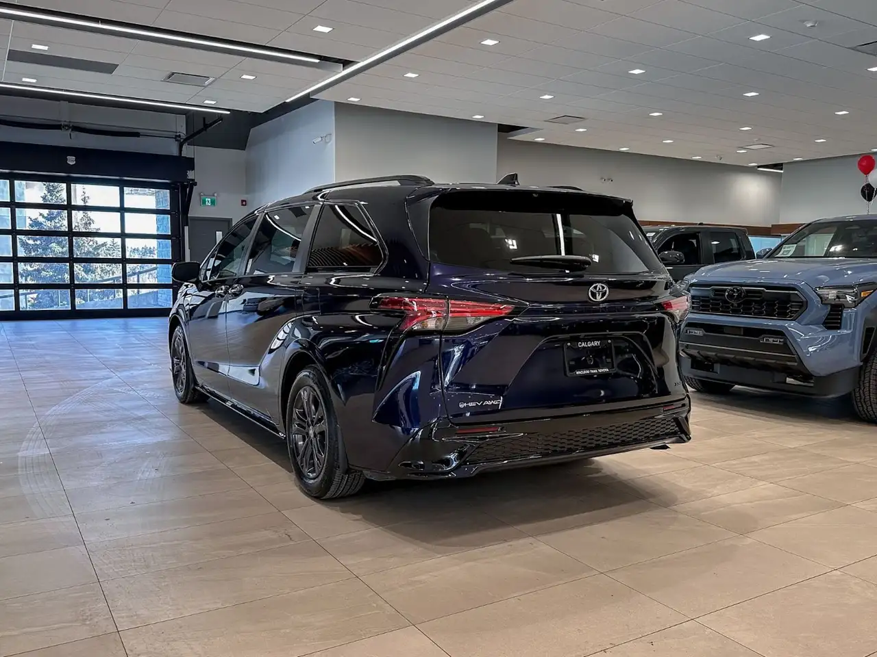 Toyota Sienna снимка Toyota Sienna