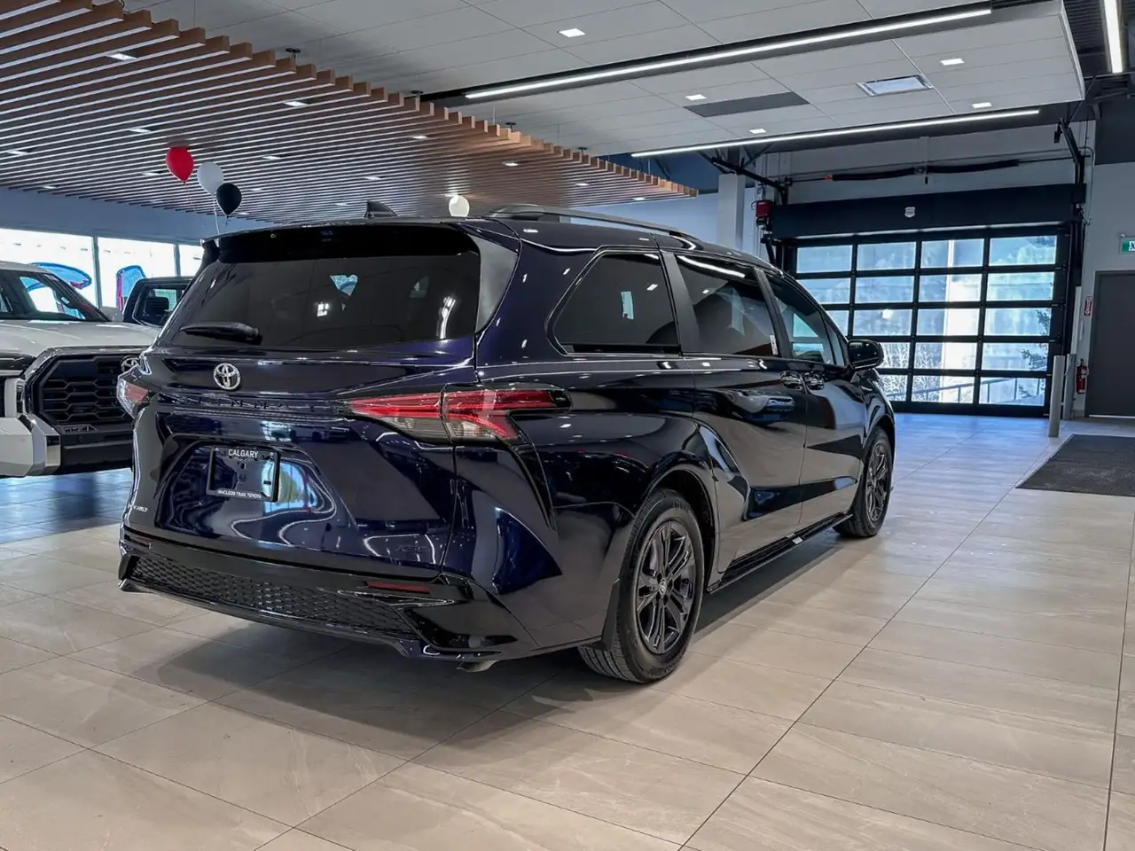 Toyota Sienna снимка Toyota Sienna