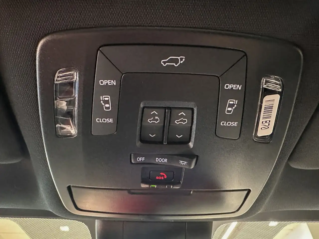 Toyota Sienna снимка Toyota Sienna