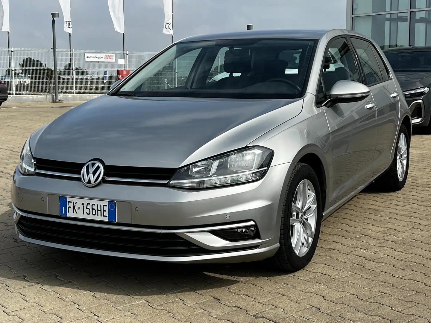 Volkswagen Golf Golf 5p 1.0 tsi Business 110cv dsg NEOPATENTATI Grigio - 1