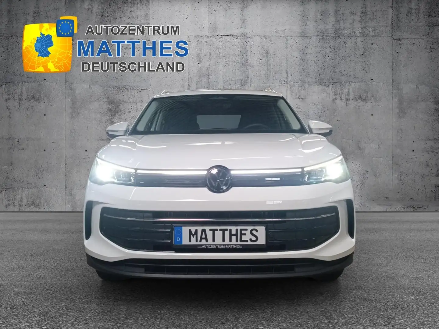 Volkswagen Tiguan 1.5 eTSI DSG MJ2024 NAVIGATIONSFUNKTION* ParkAs... Серый - 2
