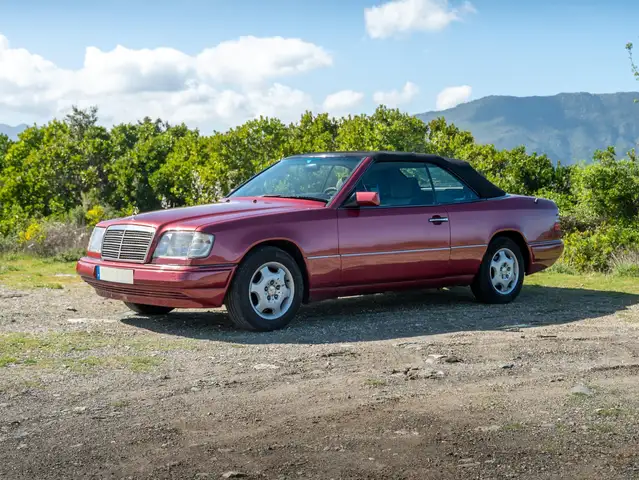 Mercedes-Benz CE 200 CE200 (A124)