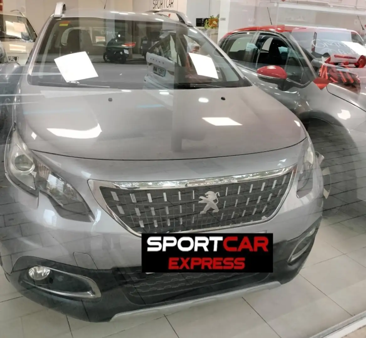 Peugeot 2008 1.2 PureTech S&S Allure 110 Grijs - 1