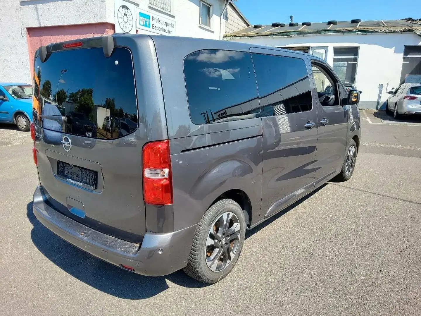 Opel Zafira Life Eleg. 2.0"KAMERA"PANO"HuD"KEYLESS" Grau - 2