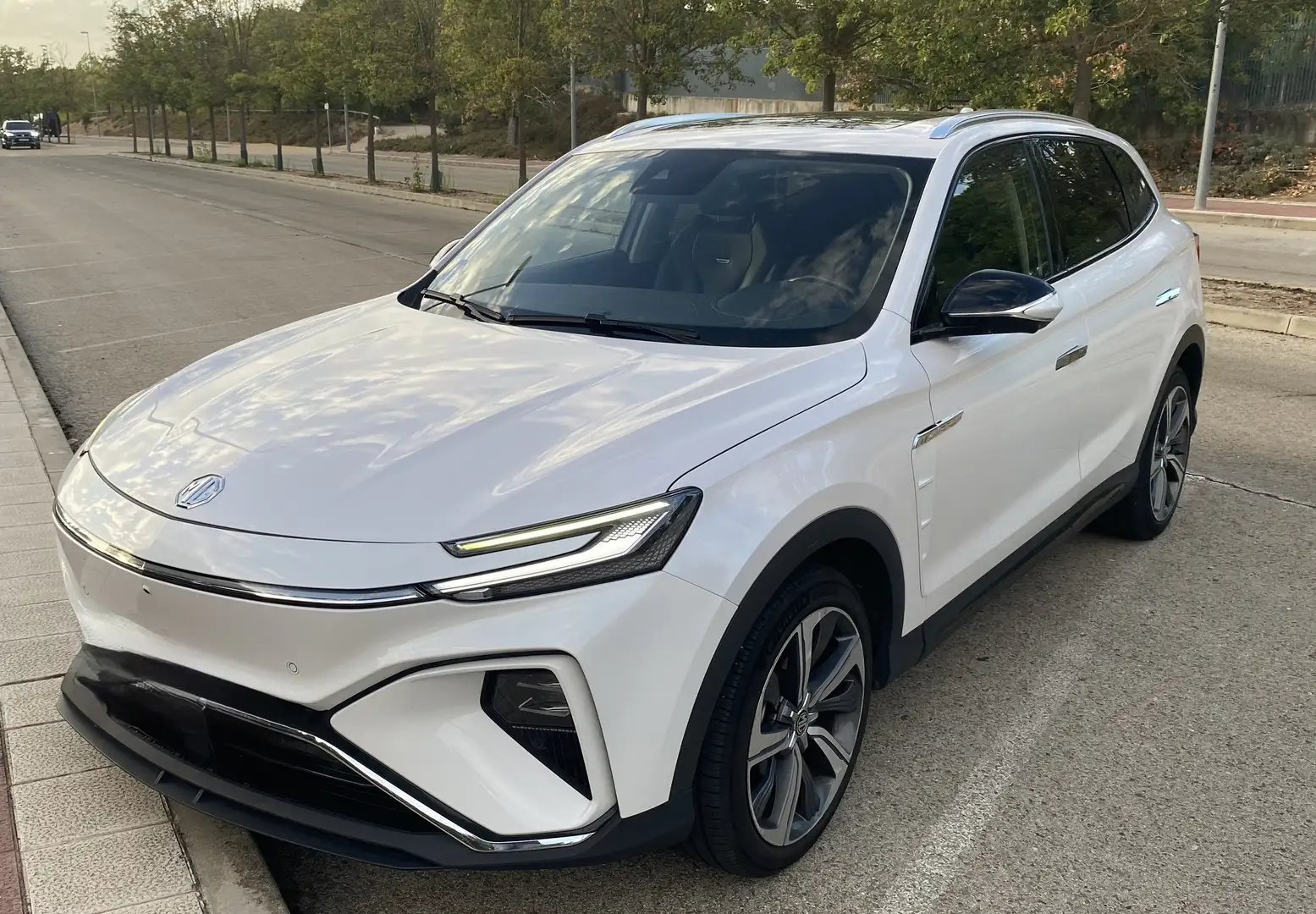 MG Marvel R Luxury RWD 70kWh 132kW - 2